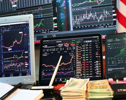 Asian Stocks Tumble Reacting To Trump's Tariff Announcement, Indian Stock Futures Also Down