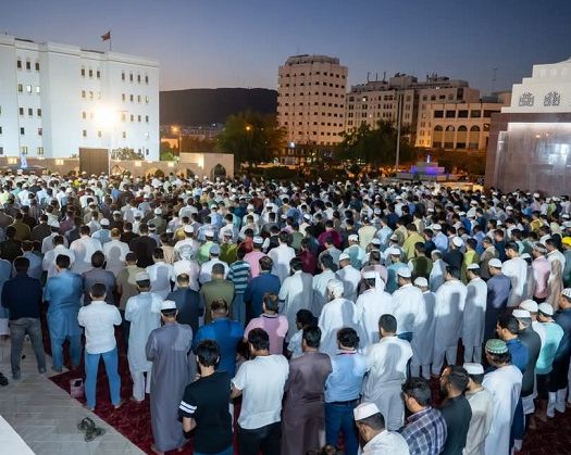 Thousands Attend Oman’s Largest Community Iftar
