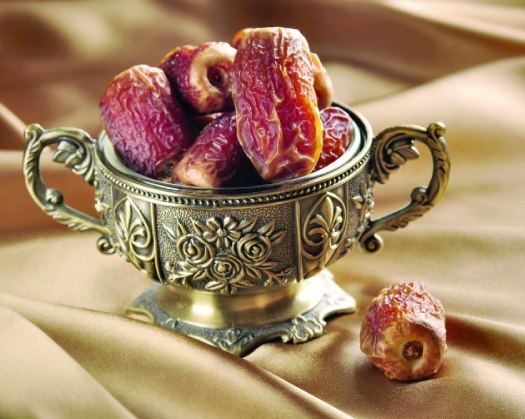 Breaking Fast With Dates Is Healthy