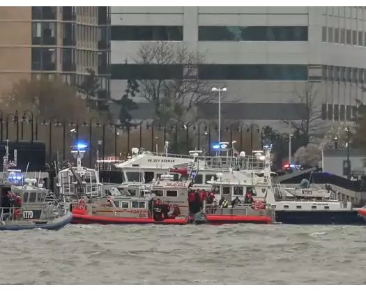 US: Six Dead After Passenger Helicopter Crashes Into Hudson River