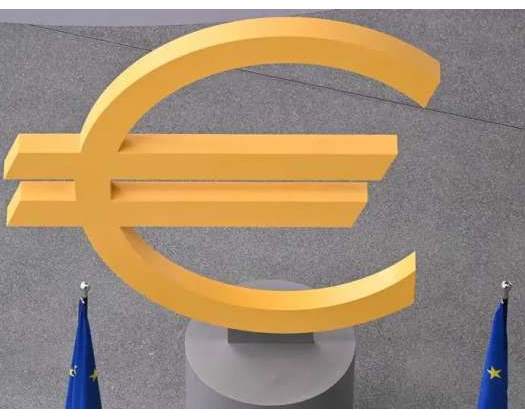 ECB Trims Interest Rate With Eye On Political Unease
