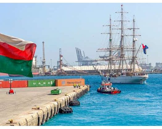 Shabab Oman II Departs From Jeddah
