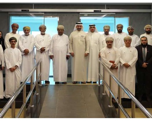 Bahrain Industry Minister Meets Omani Delegation