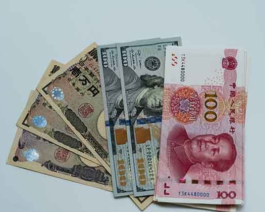 Yuan Sinks To 19-Month Low As China Loosens Currency Grip